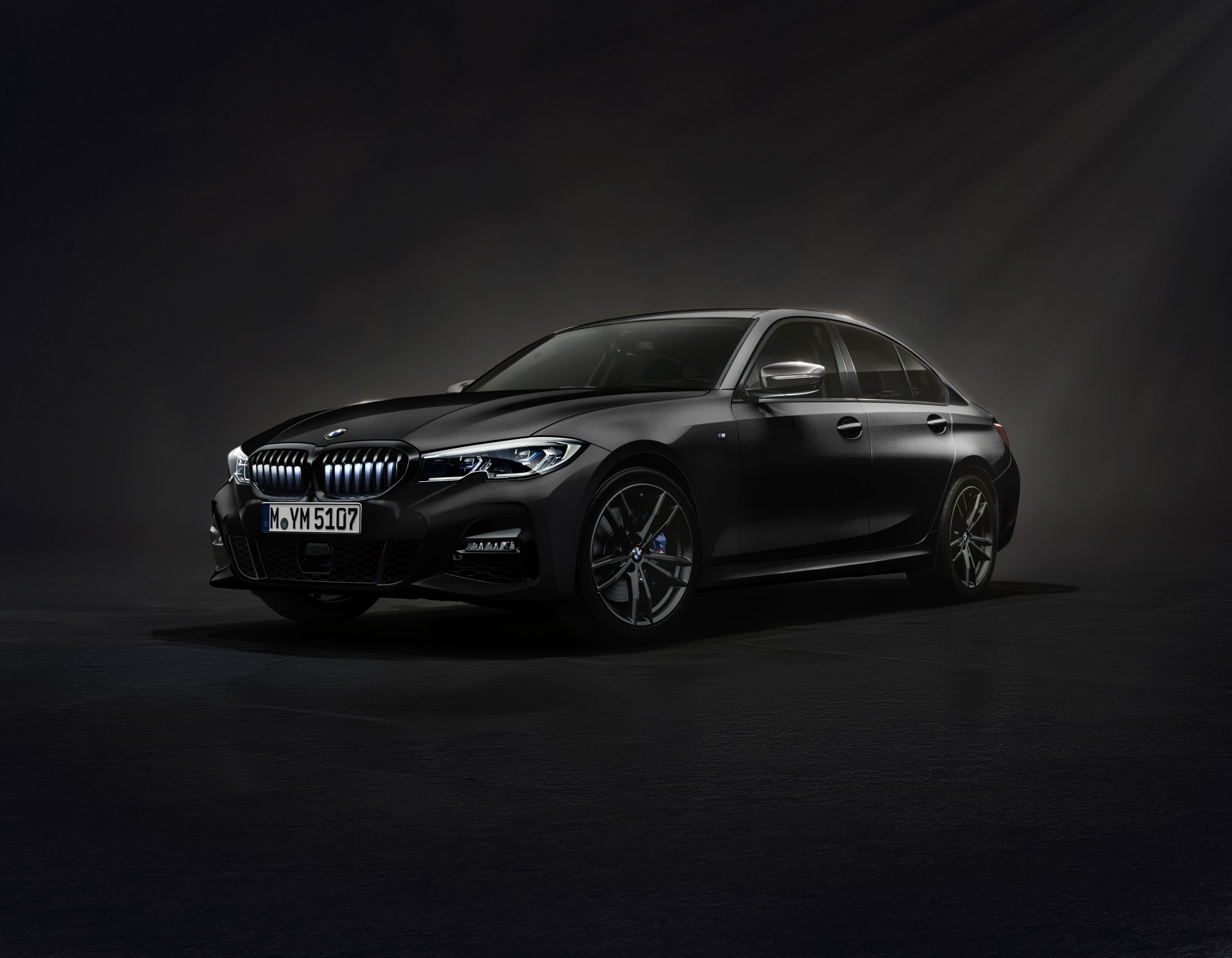 The New BMW 330i Iconic Edition in Sapphire Black metallic 1
