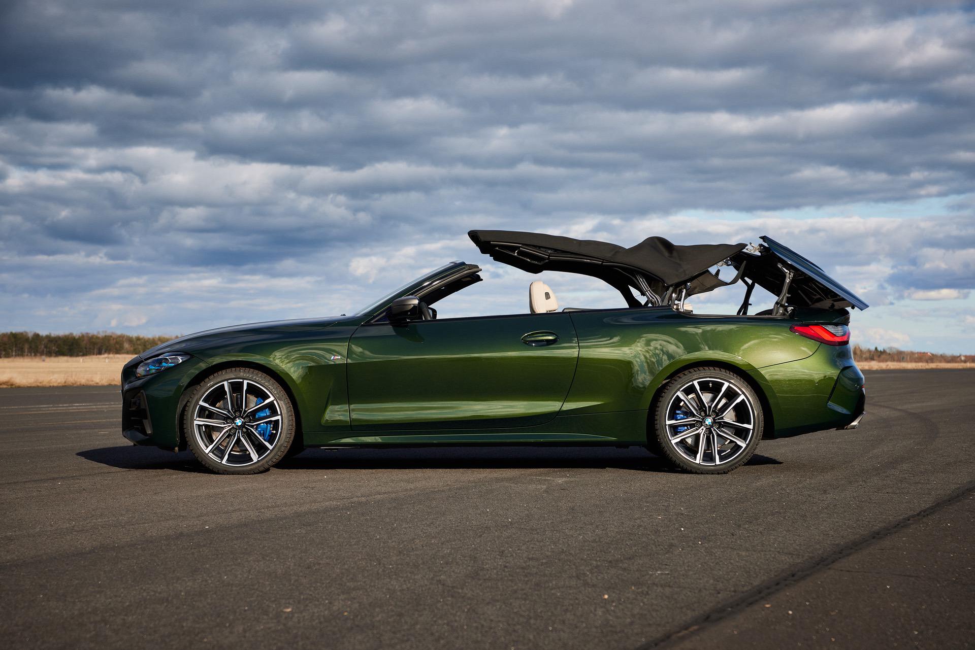 We take a closer look at the 2021 BMW M440i xDrive Convertible - VIDEO