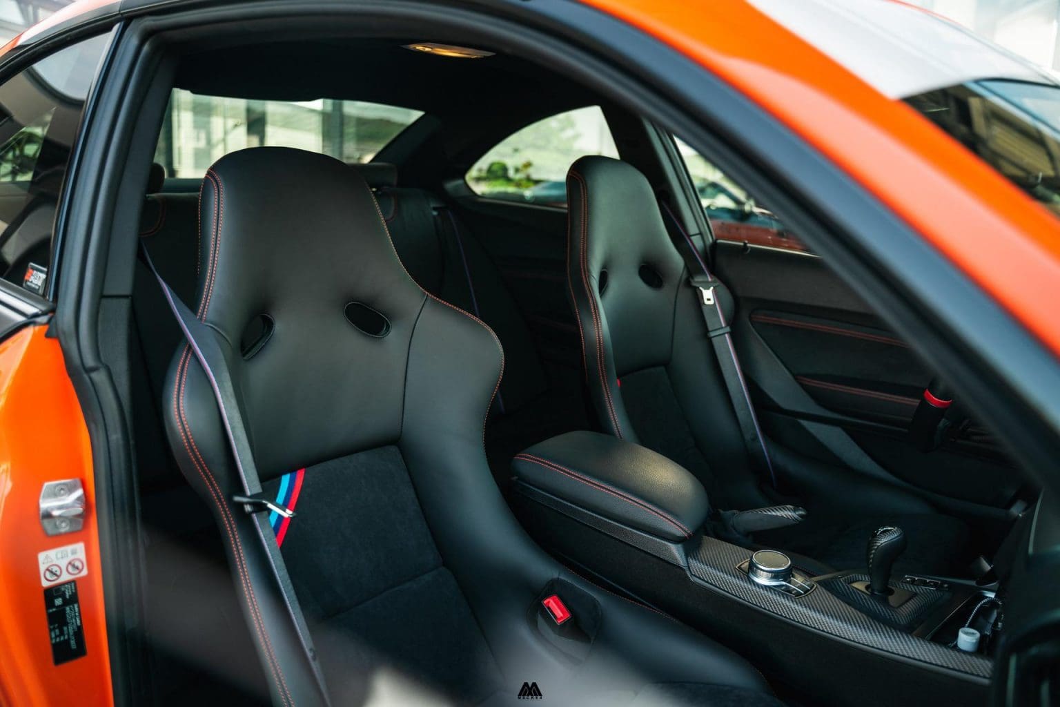 How to install bucket seats in your BMW M car