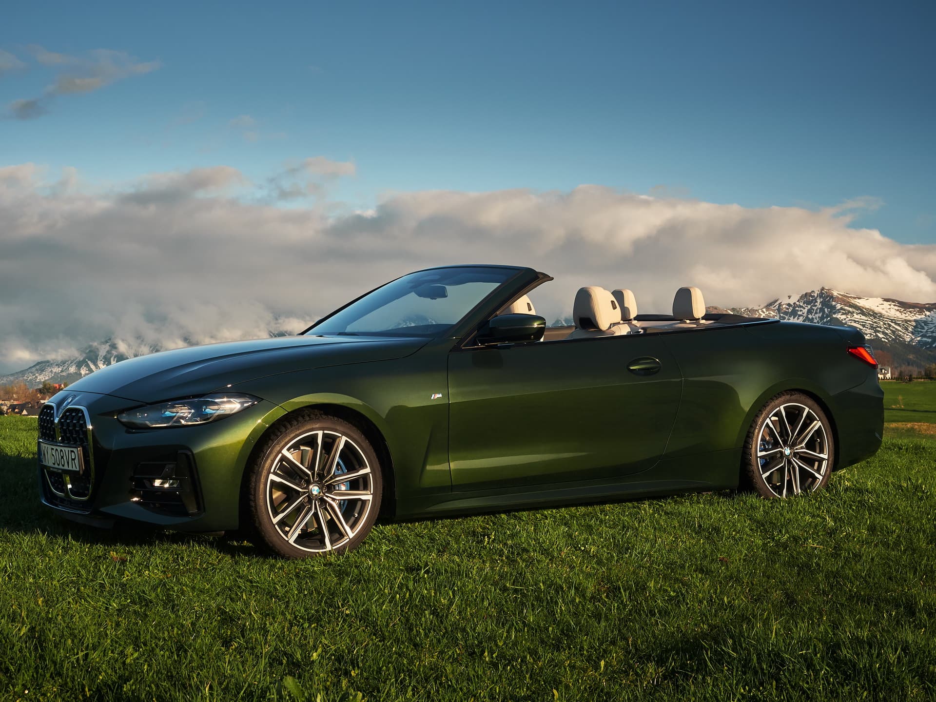 The 2021 BMW 430i Convertible in San Remo Green | BMW.SG