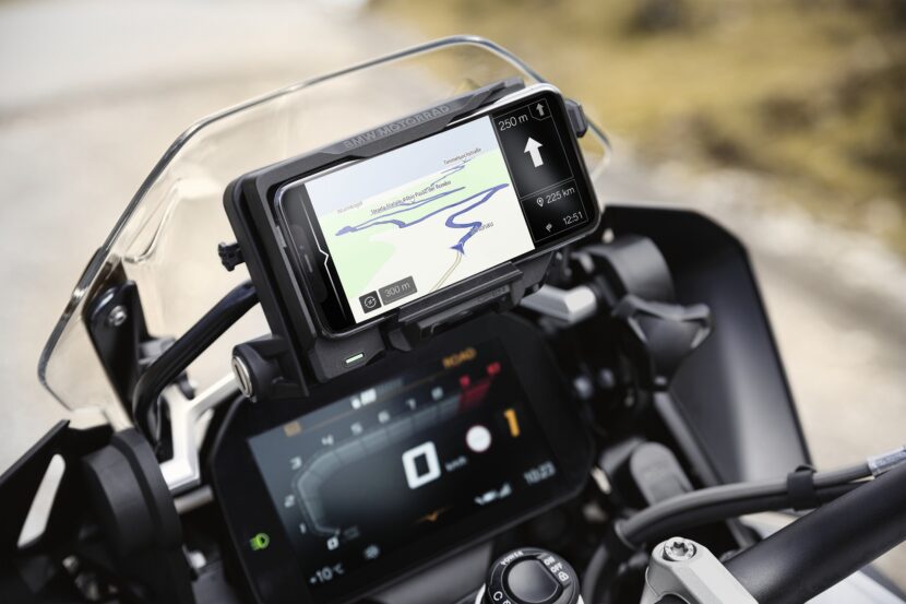 BMW ConnectedRide Cradle is here to make life easier on the road