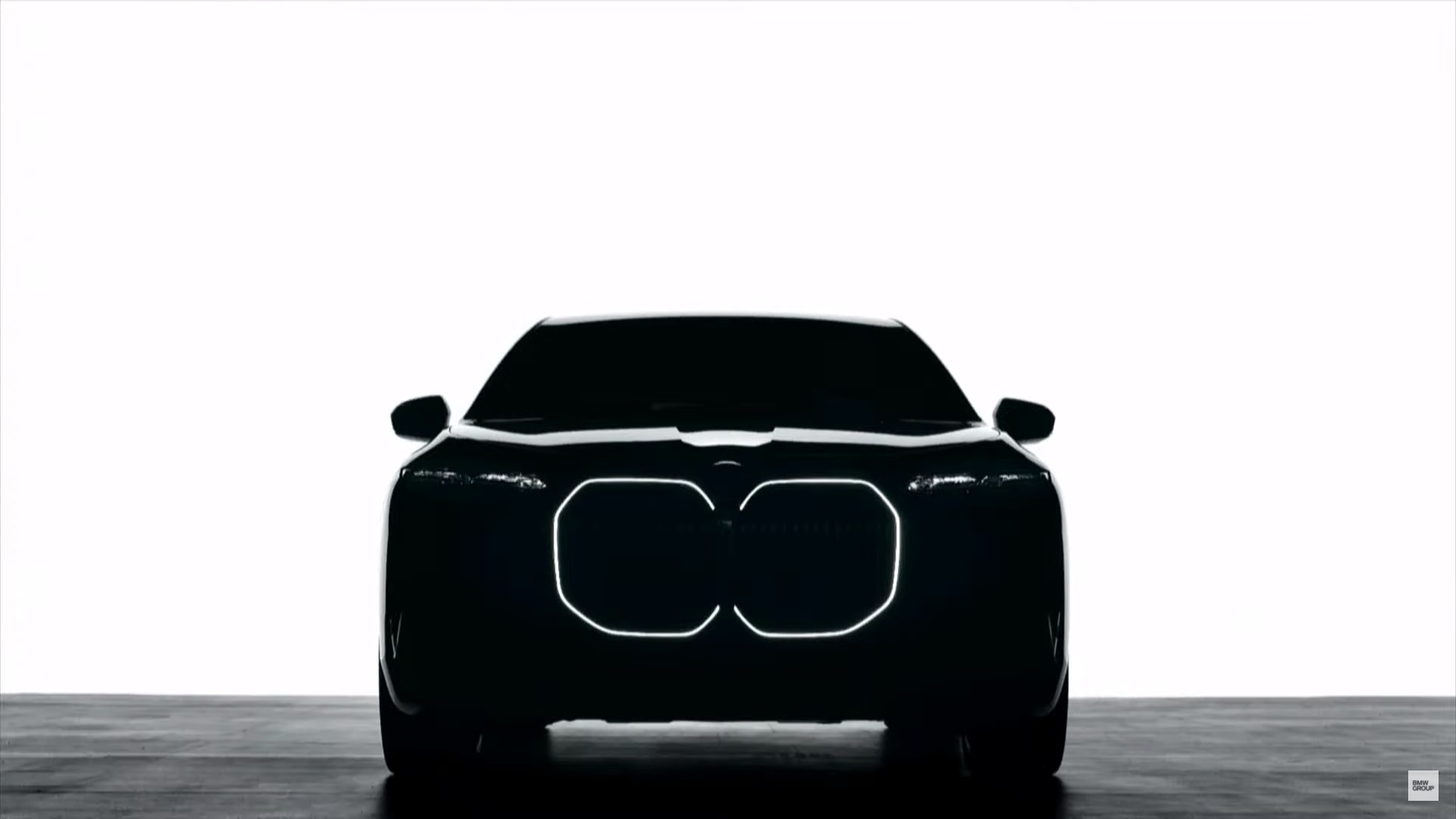 2023 BMW i7 teaser 2