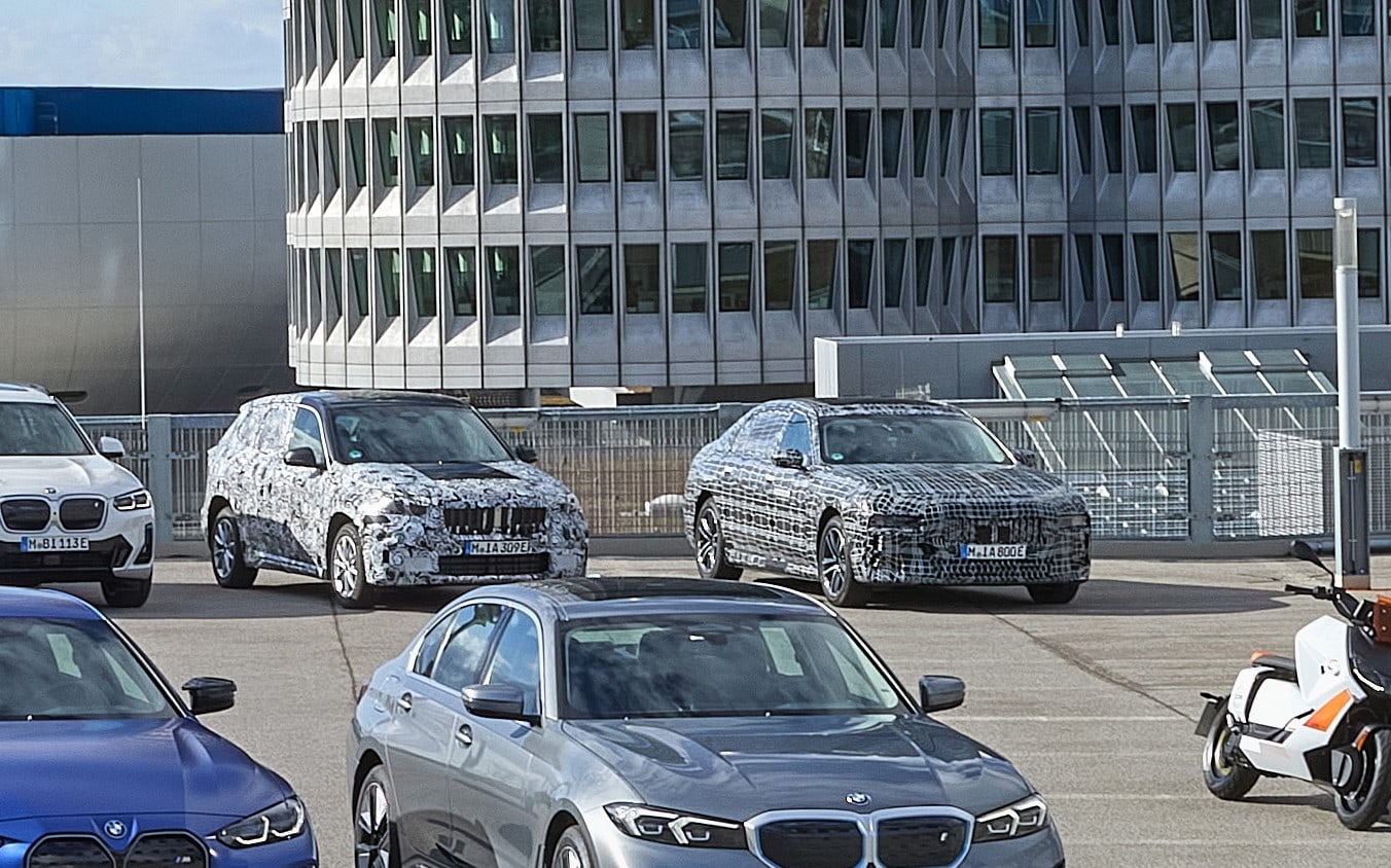 Закамуфлированные прототипы BMW iX1 и i7 1
