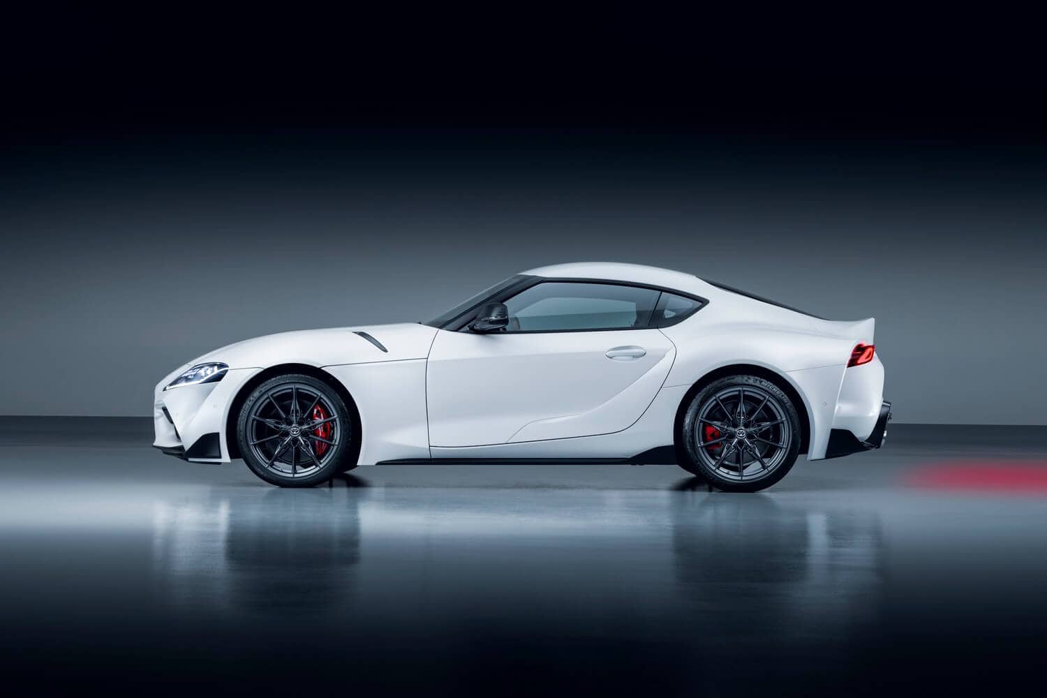 2023 Toyota Supra with manual gearbox 4