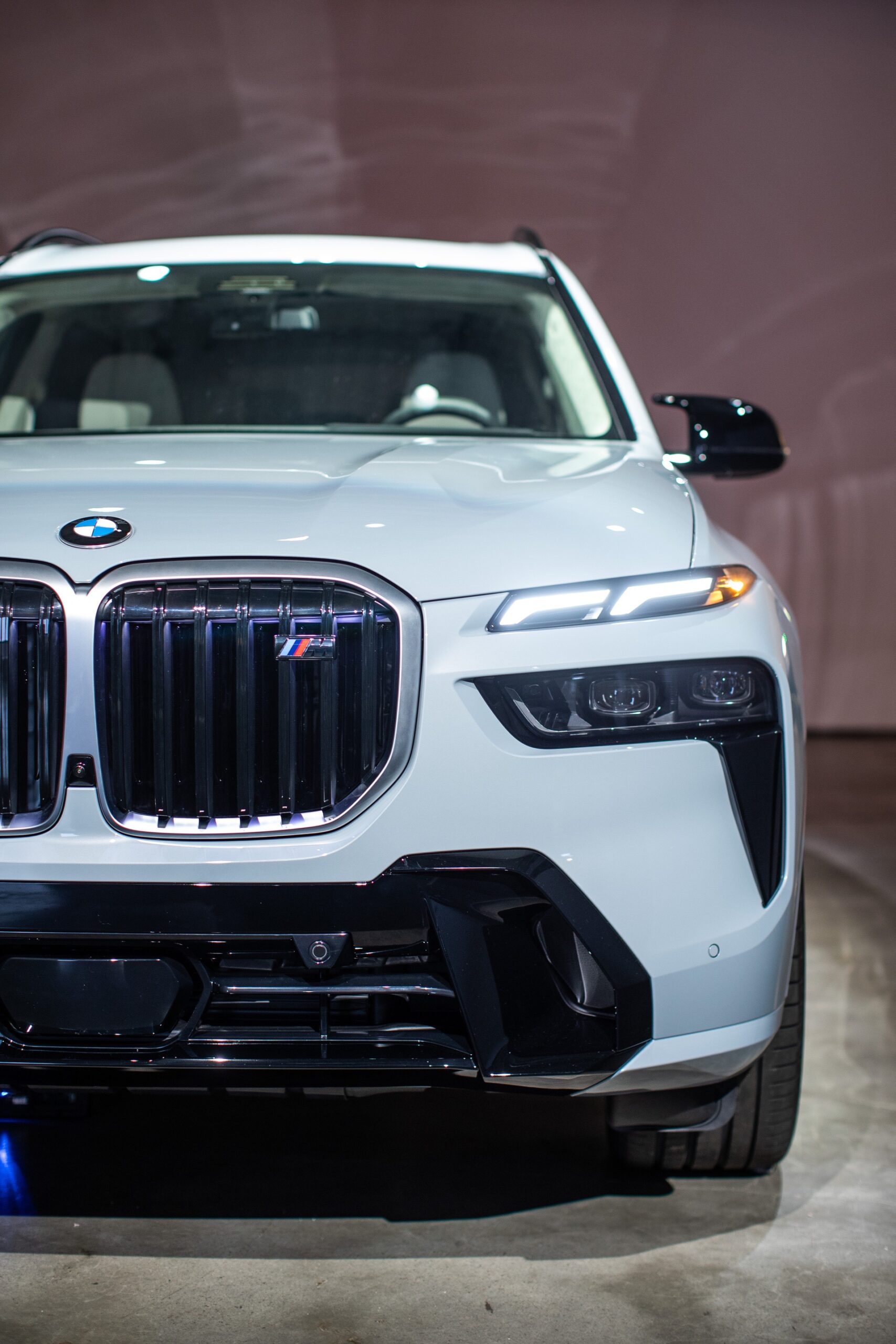 2023 bmw x7 facelift live photos 03 scaled