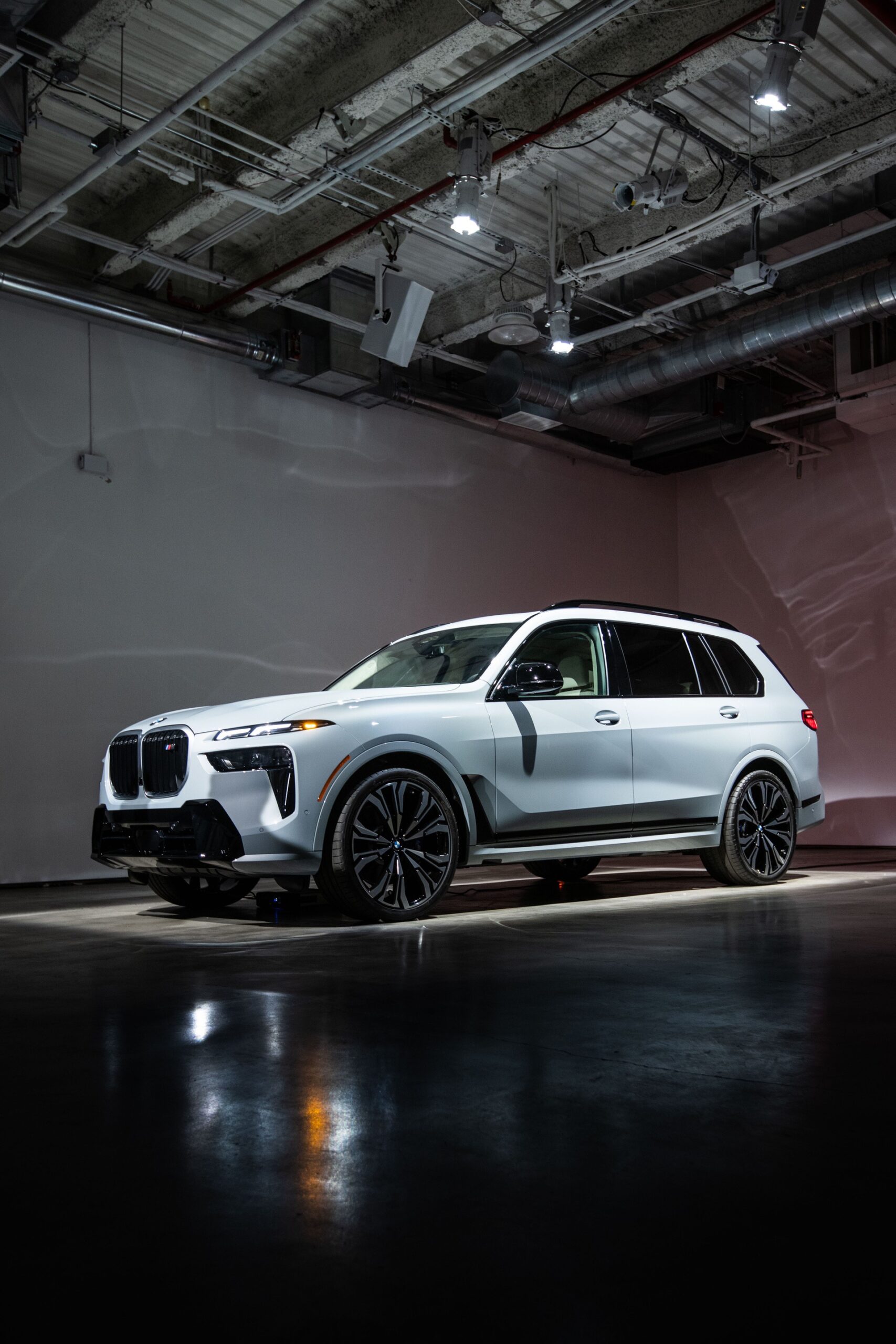 2023 bmw x7 facelift live photos 07 scaled