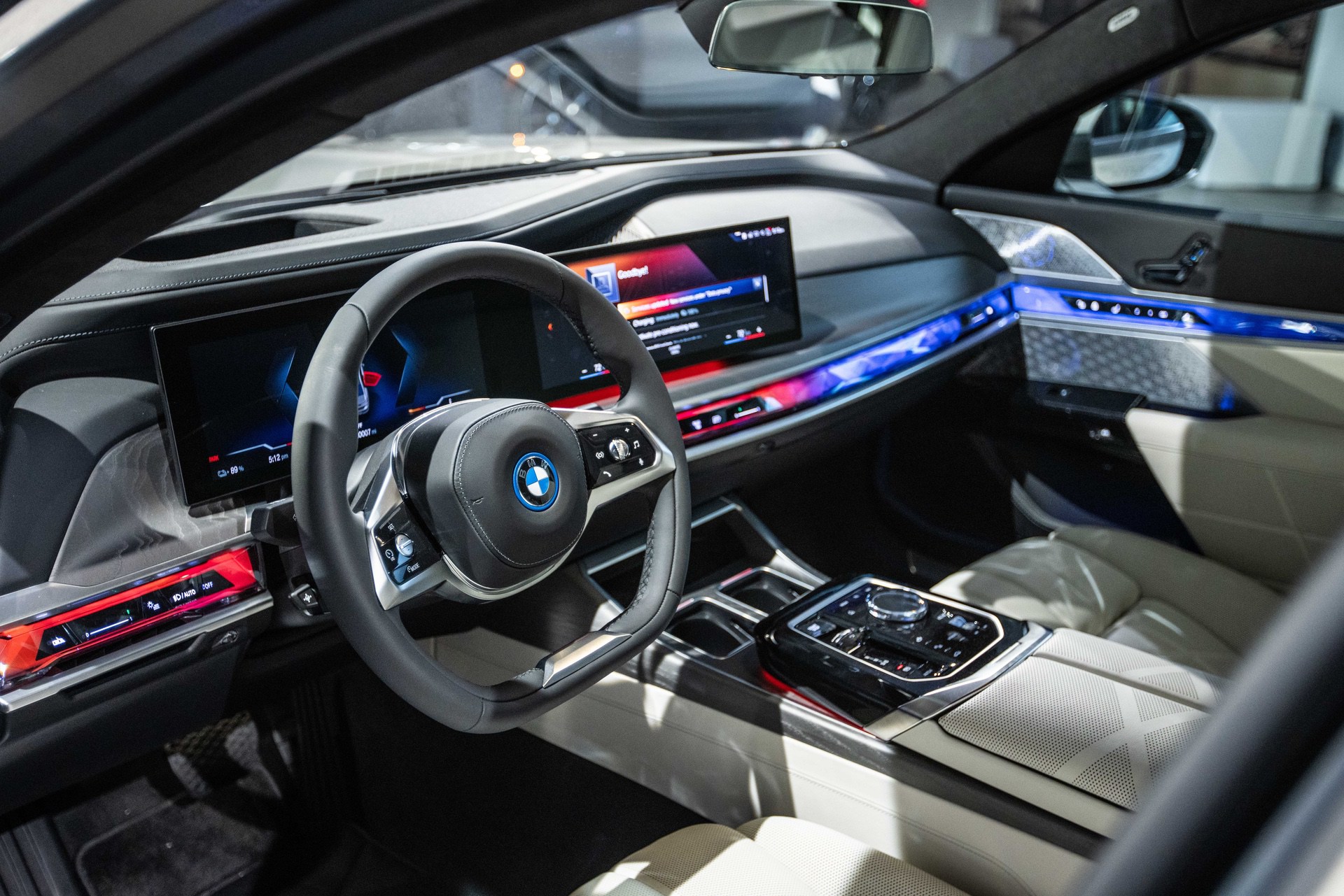 BMW 7 Series Sedan (G70): Models, technical Data, Hybrid & Prices | BMW.NSC
