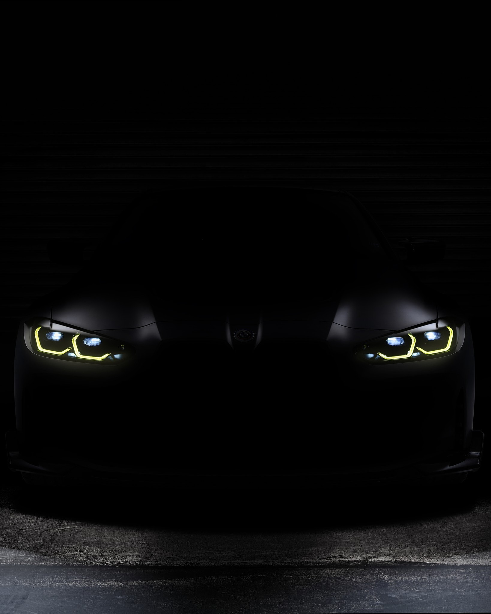 2023 BMW M4 CSL teaser 2