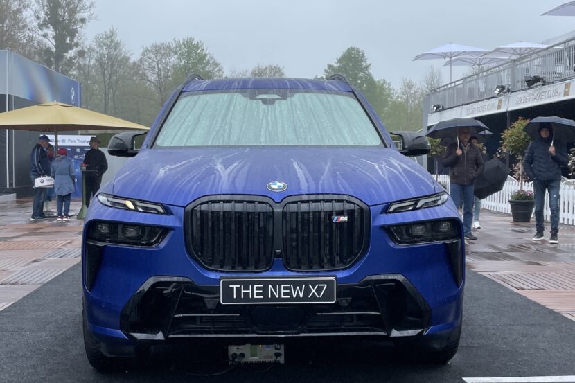 BMW X7 Facelift in Frozen Marina Bay Blue looks aggressive in these photos