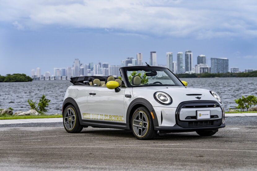 MINI Cooper SE Convertible Comes with 143 Miles Range on Tap