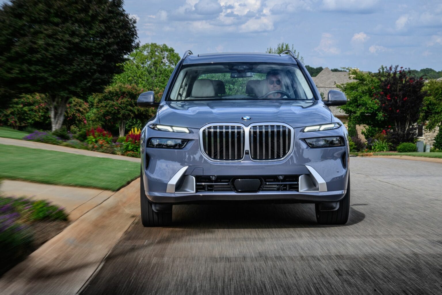 2023 BMW X7 xDrive40i We review the updated luxury SUV