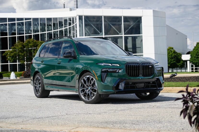 BMW X7 M60i Tries To Punch Above Its Weight In Drag Race Against Lamborghini Urus