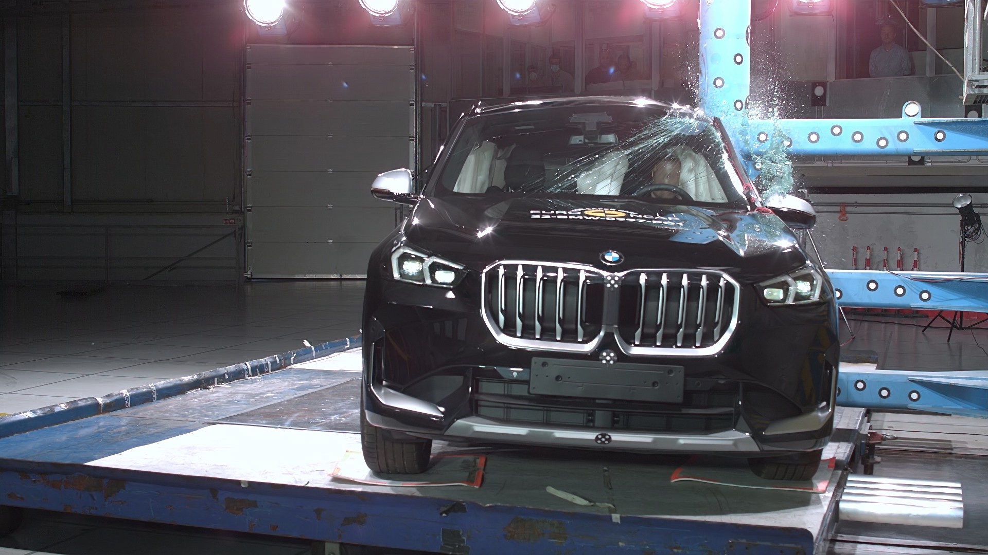 BMW X1 Euro NCAP crash test 1