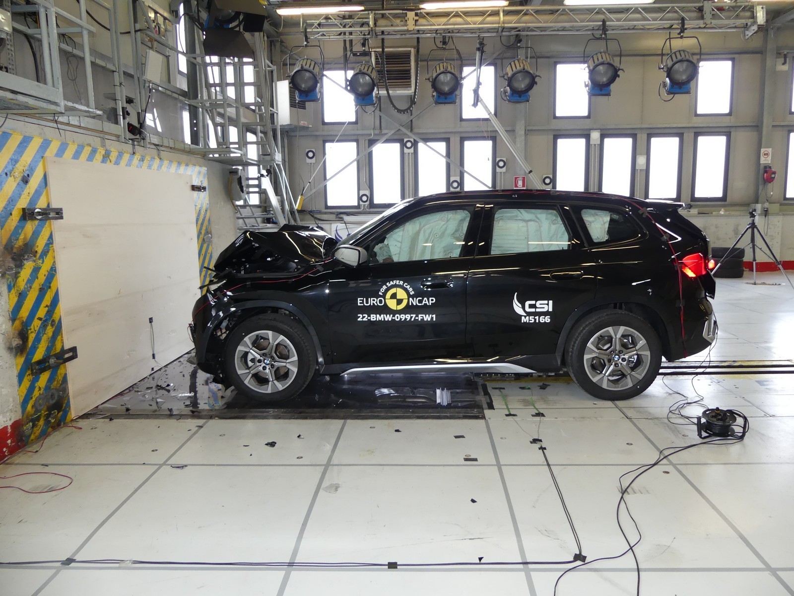 BMW X1 Euro NCAP crash test 5