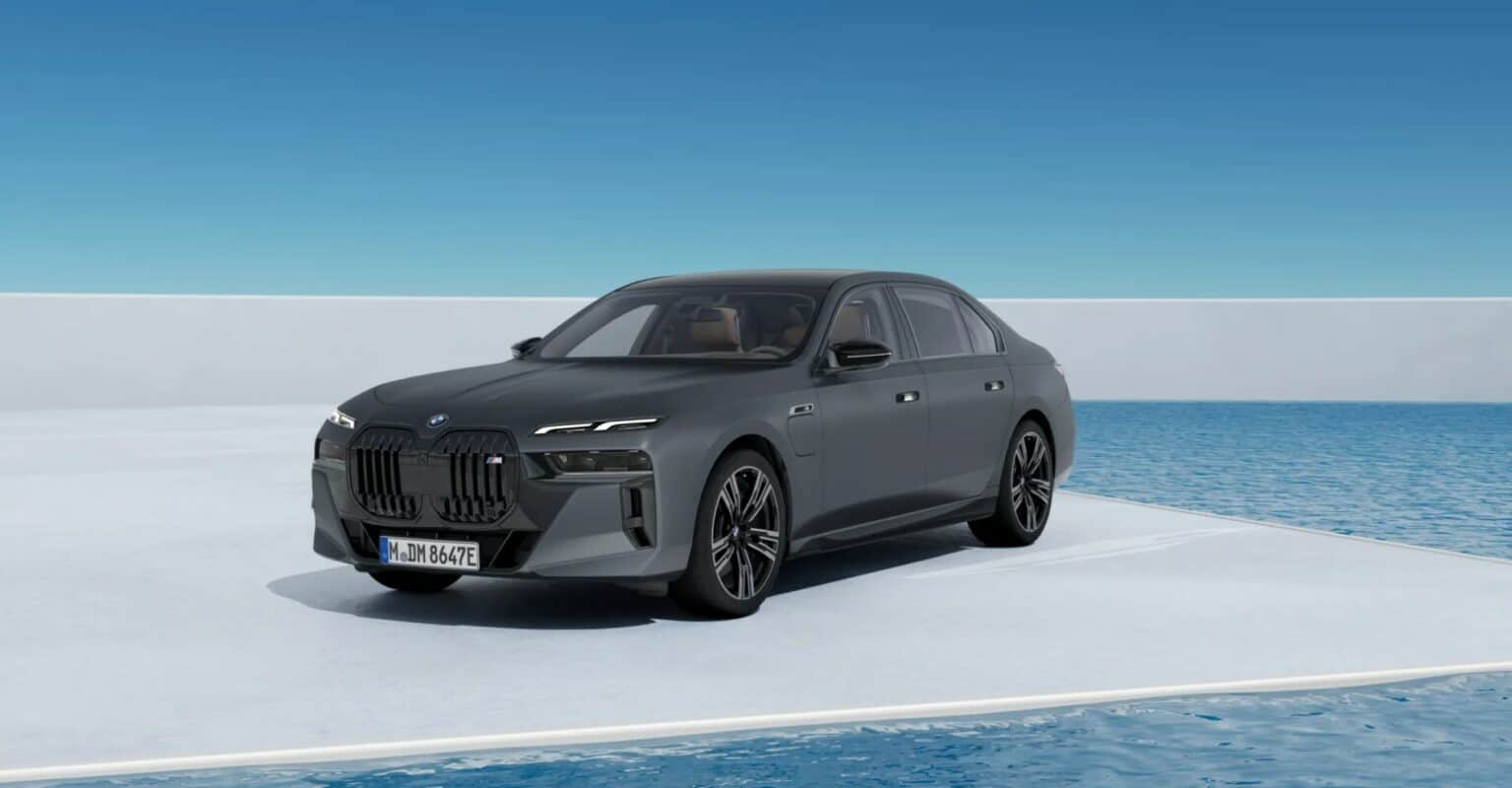 BMW M760e Flaunts Matte Paint And Quad Exhaust At The Welt: Video