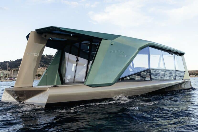 BMW THE ICON Debuts As Posh Electric Yacht With i3 Batteries