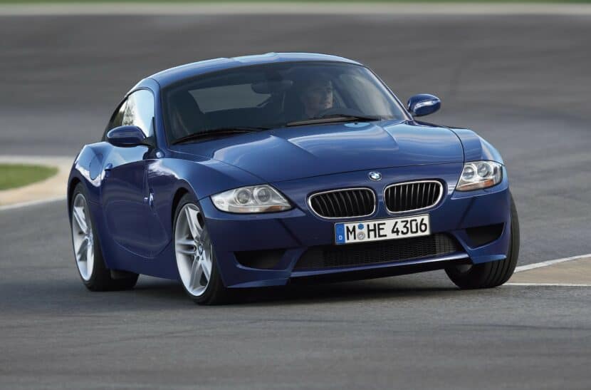 E86 Z4 coupe in blue on the track