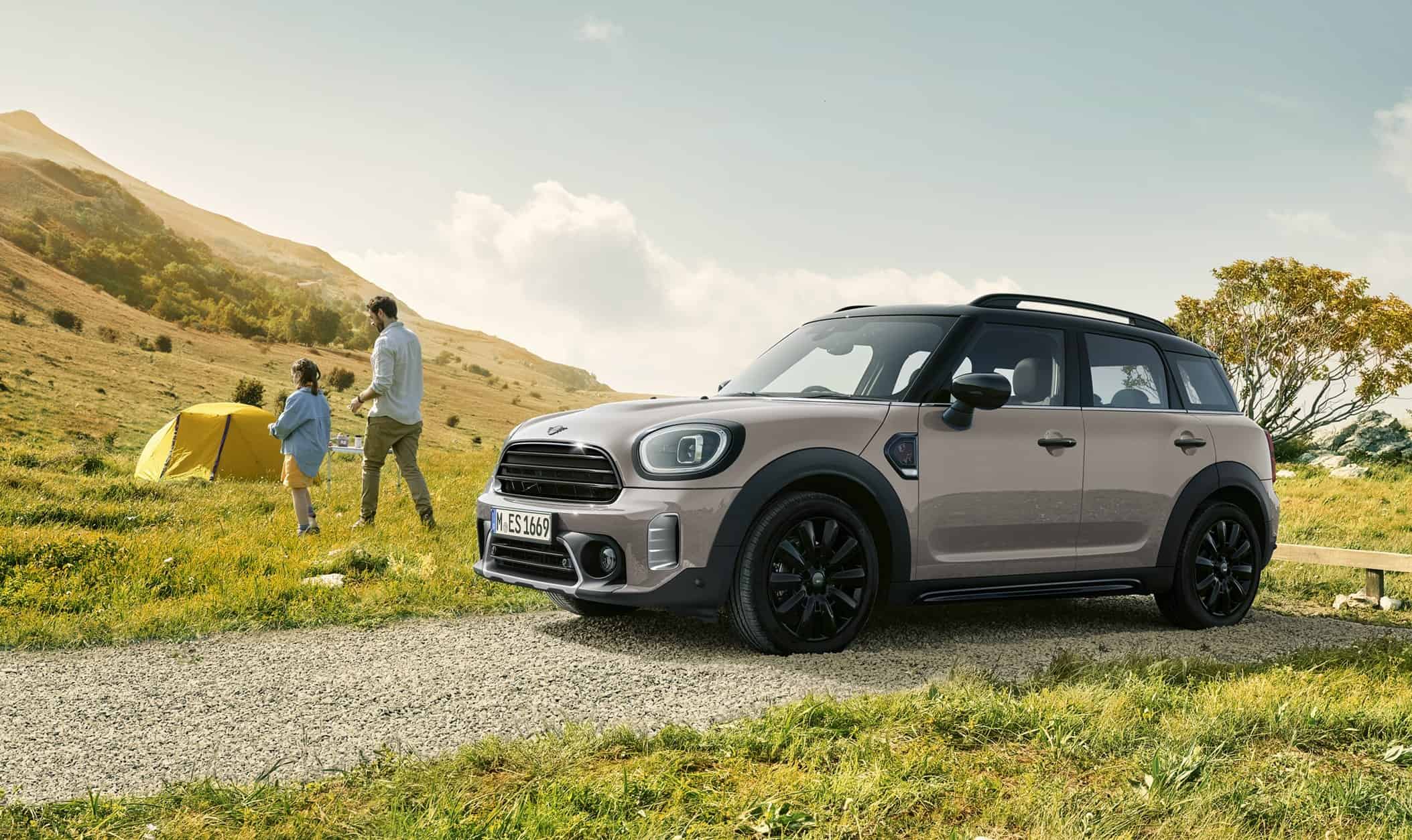 MINI Crossover Highlands Edition Debuts As Special Countryman For Japan