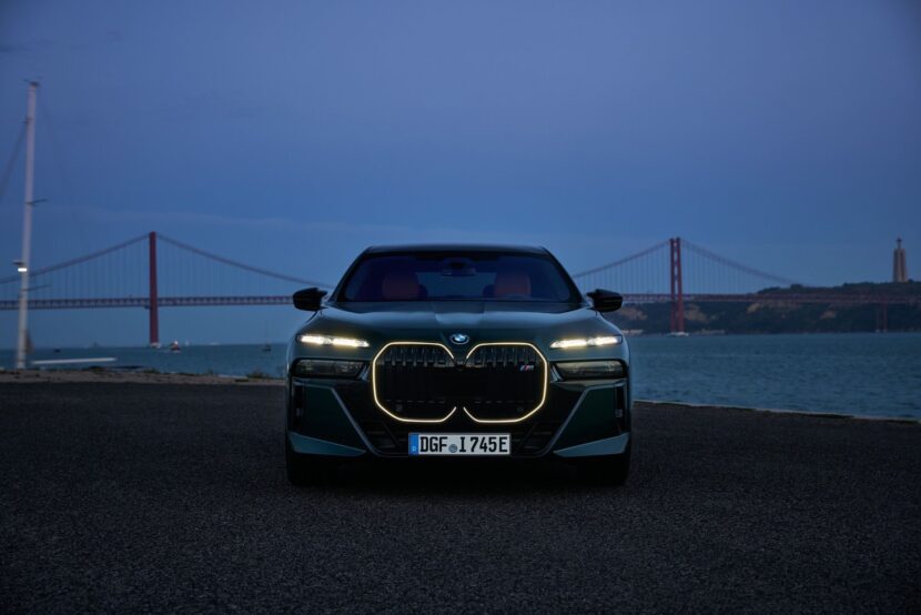 2024 BMW i7 M70 - front end view.