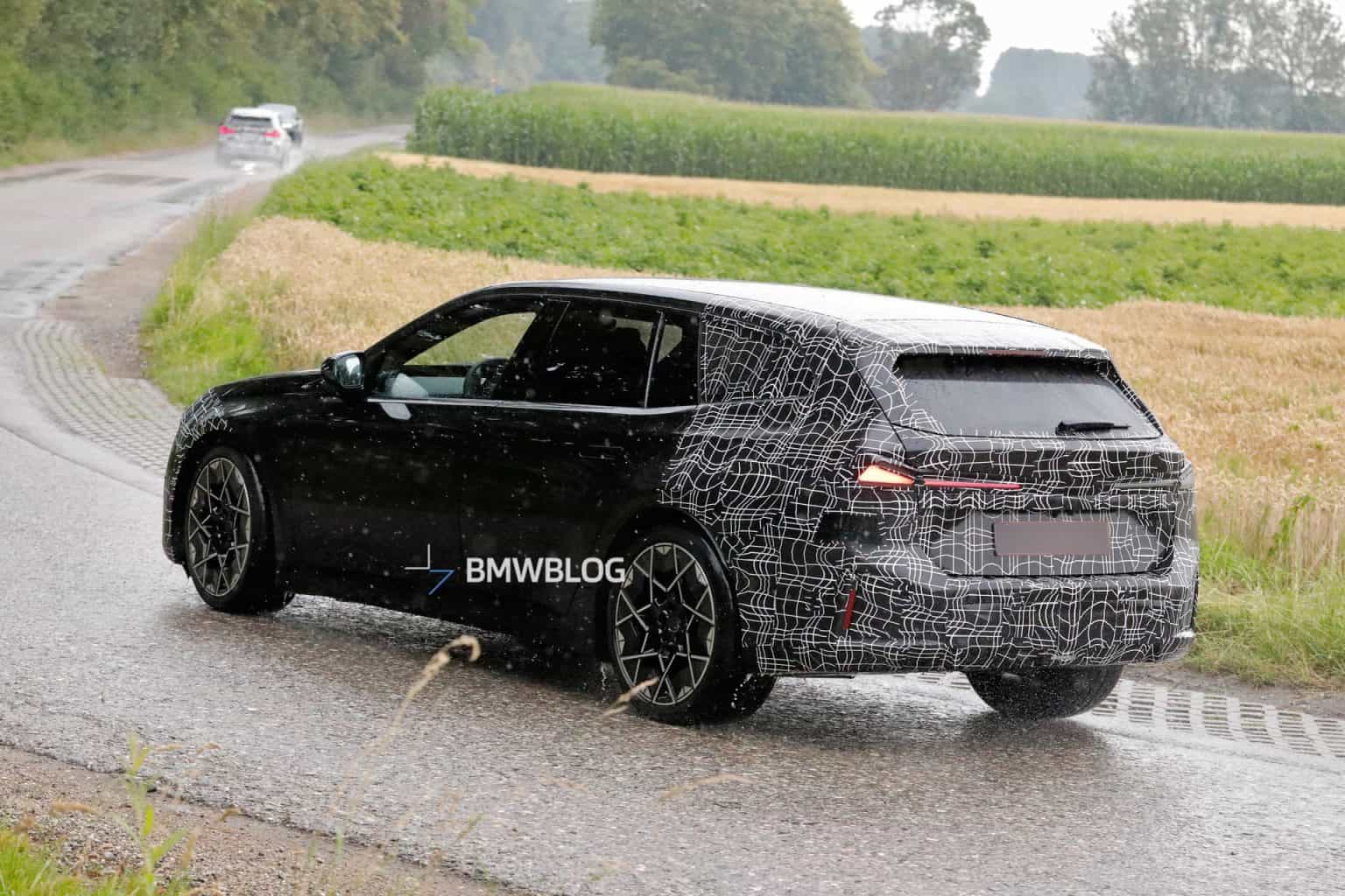 BMW i3 Touring Spied During High-Speed Track Testing