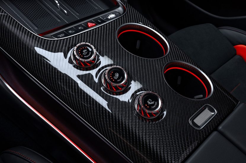 2027 MERCEDES AMG GT SUV 20