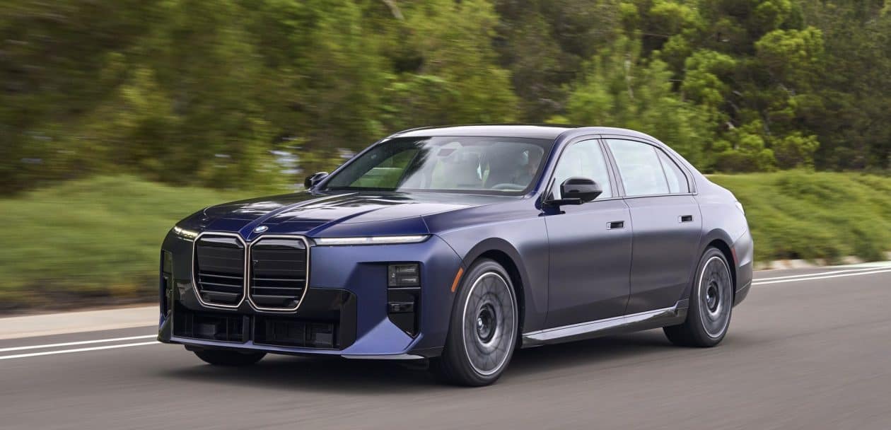 2027 BMW 740 XDRIVE REVIEW TANZANITE BLUE 23