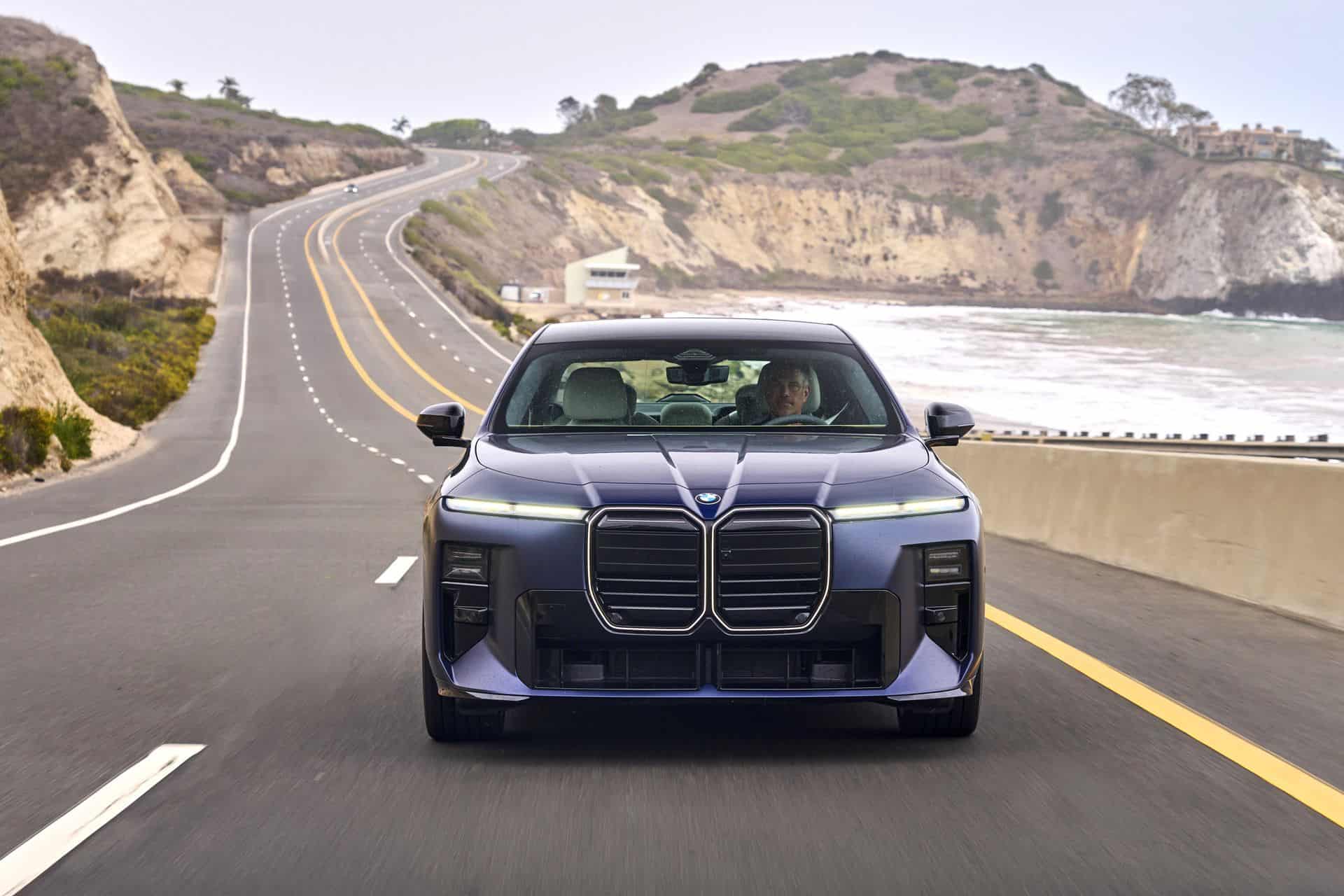 2027 BMW 740 XDRIVE REVIEW TANZANITE BLUE 37