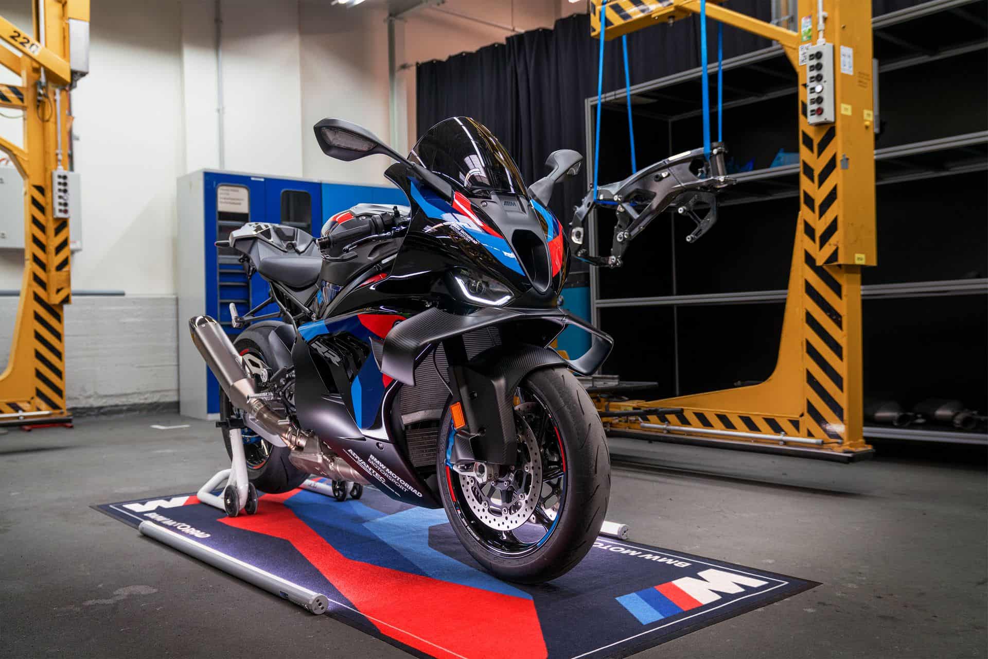 BMW M 1000 RR MOTORSPORT FRAME 03
