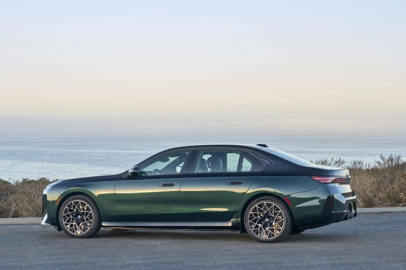 BMW I7 VANCOUVER GREEN BLACK SAPPHIRE 03 BMW I7 VANCOUVER GREEN BLACK SAPPHIRE 03