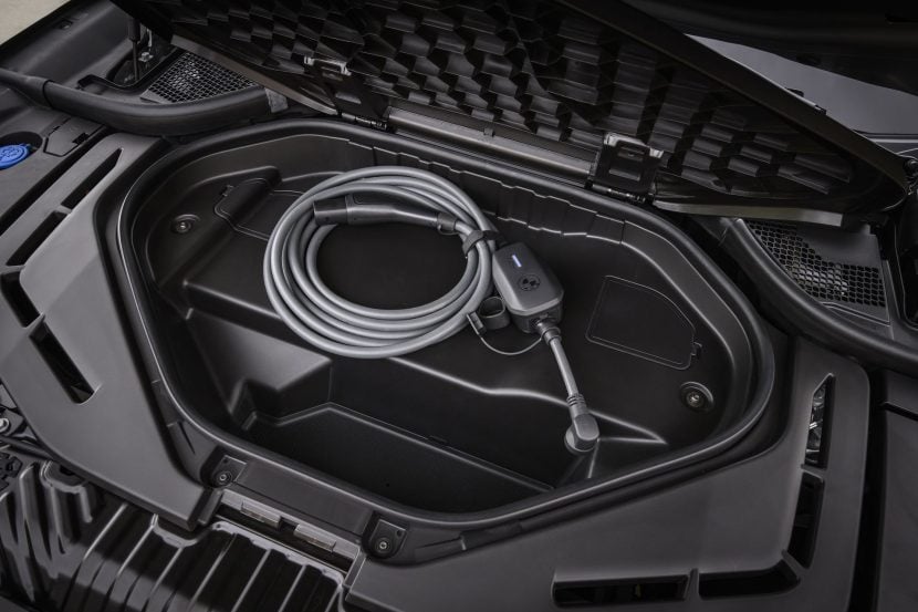 BMW IX5 REVIEW FROZEN SPACE SILVER 27