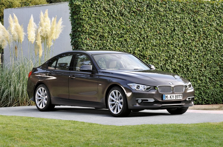 The new BMW 3 Series Sedan, Modern Line (10/2011)