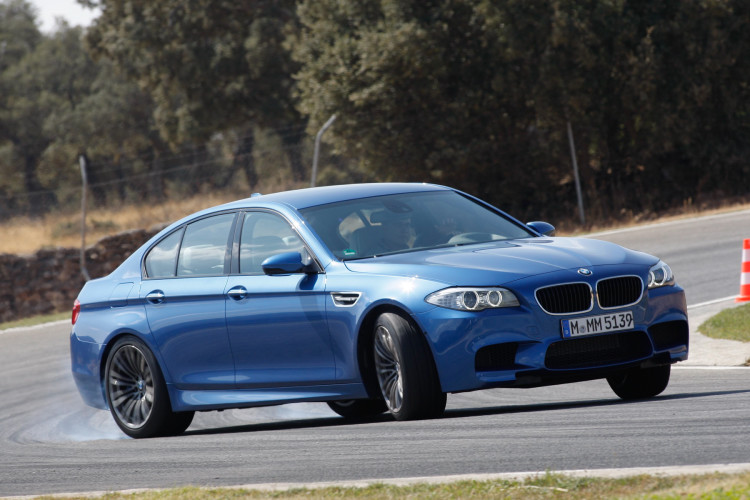 Video: F10 BMW M5 - How To Drift