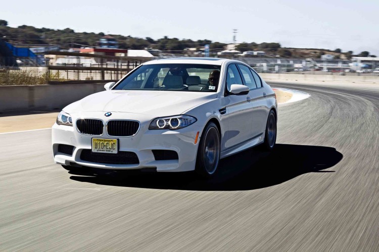 2013 BMW M5 with Manual Transmission - Test Drive