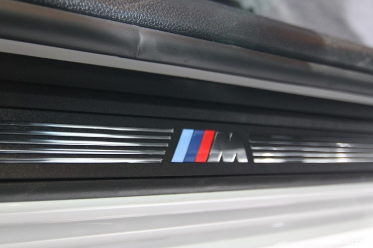 2011 Geneva: BMW 1M in Alpine White