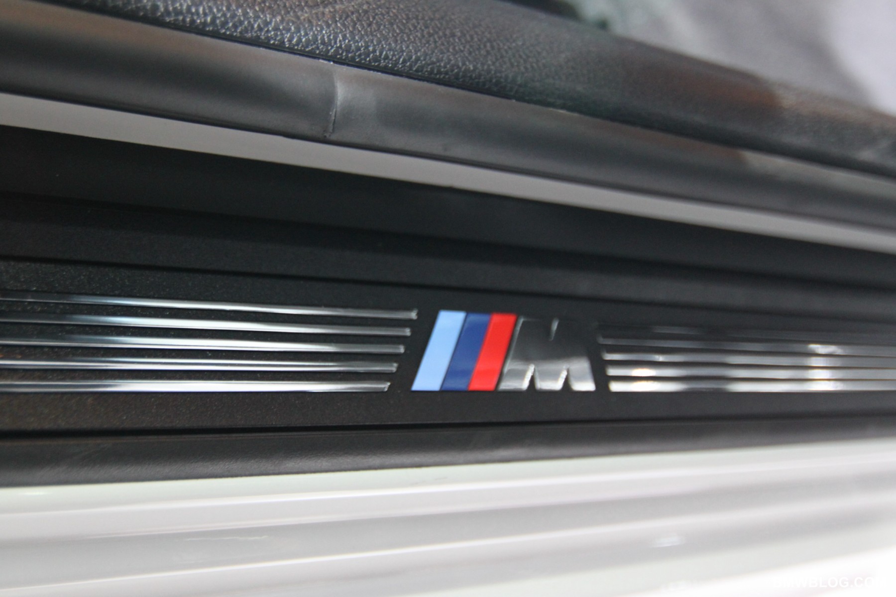 BMW 1M alpine white color 24