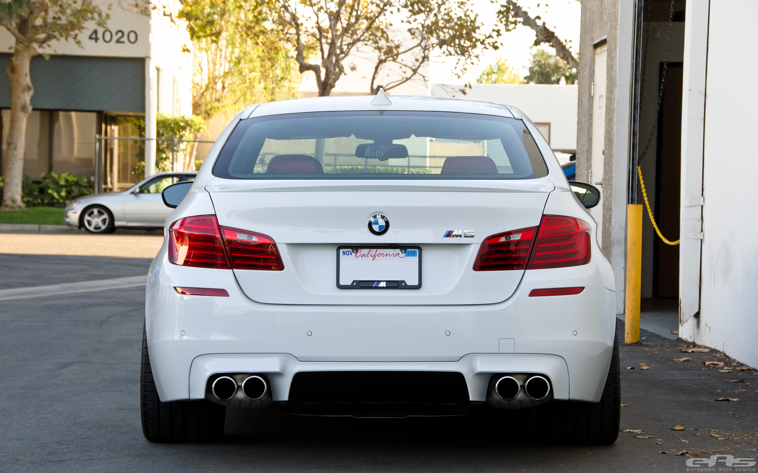 Ф 10 бмв м5. BMW m5 f10 White. БМВ м5 f10 белая. BMW m5 f10 2012 белая.