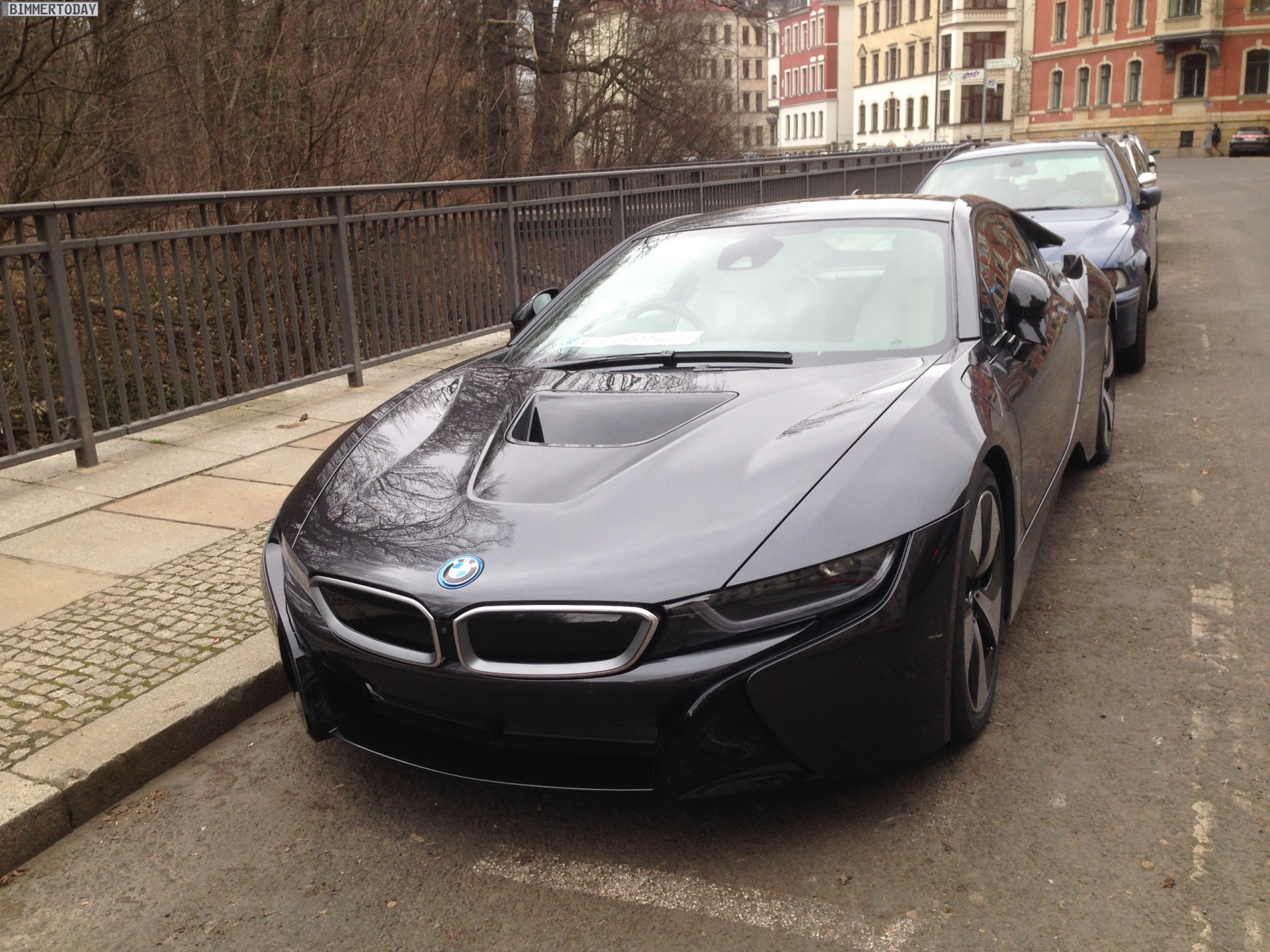 BMW i8 Sophistograu Sophisto Grey Frozen ungetarnt Leipzig 02