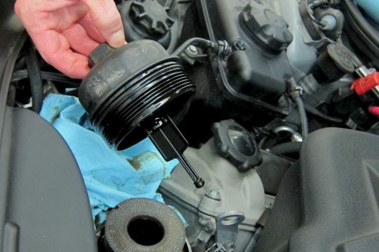How to check BMW oil level without the dipstick