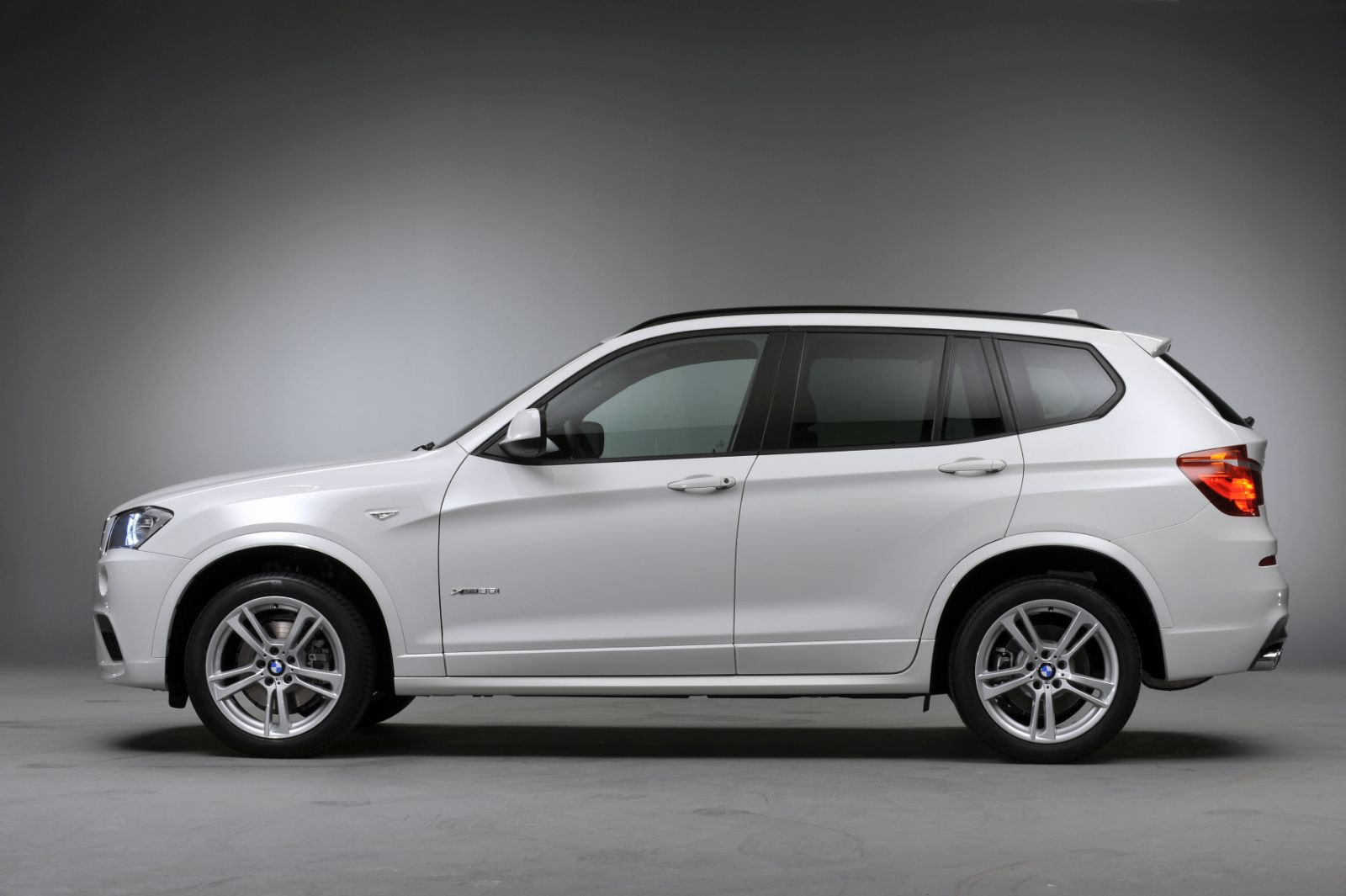 Paris Preview: 2011 BMW X3 with M Sport package