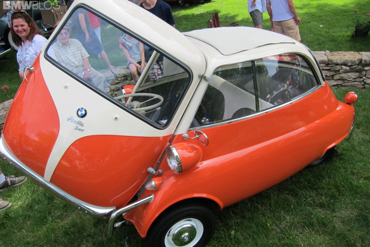 Rusty BMW Isetta Started For The First Time In 40 Years