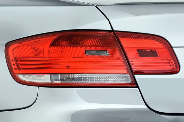 Recall: 241,000 BMW 3 series sedans for faulty light