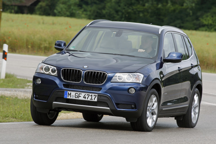 The new BMW X3 earns 5 stars in the Euro NCAP crash test.