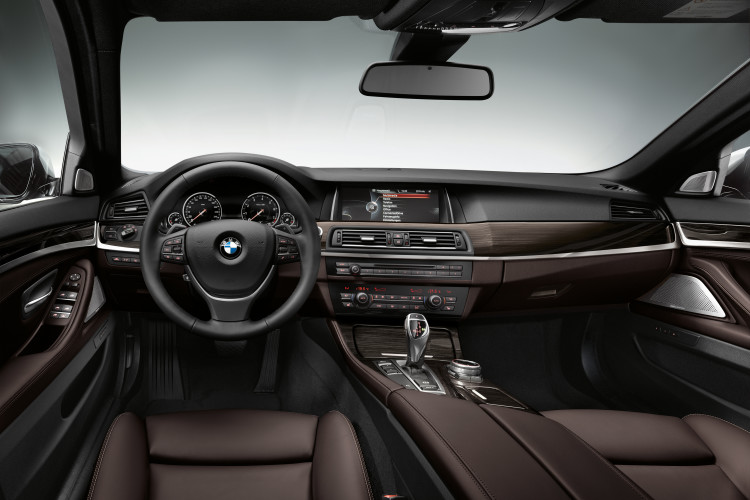 World Premiere: BMW 5 Series Facelift