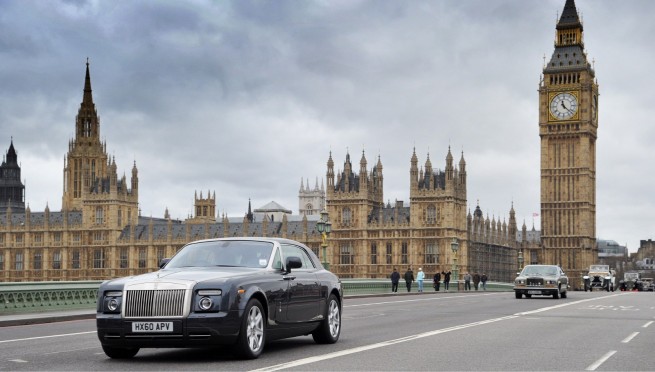 Rolls Royce Spirit of Ecstasy Centenary Drive London 2011 02 655x372