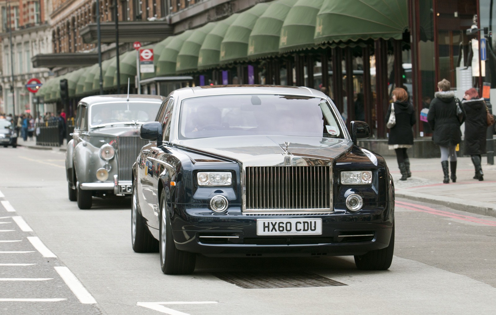 Rolls Royce Spirit of Ecstasy Centenary Drive London 2011 10 1