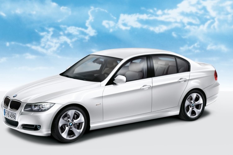 The New Engine Range in the BMW 3 Series Saloon and Touring