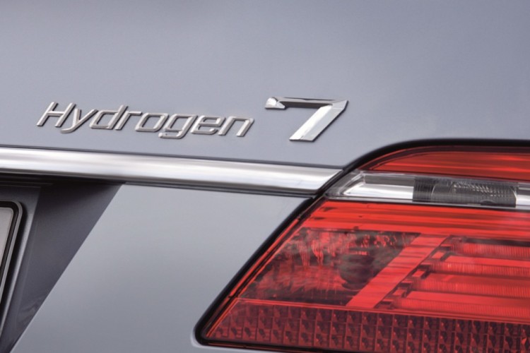 BMW Chairman Promises Viable Hydrogen Car Before 2030
