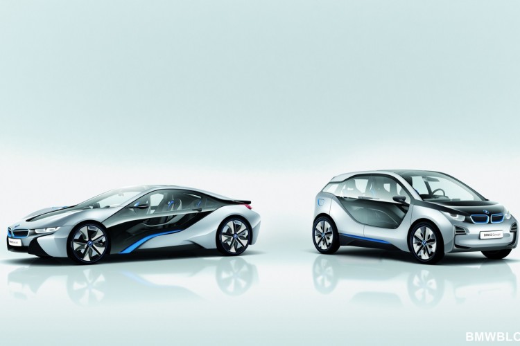 Video: BMW i3 and i8 Revealed in New York City