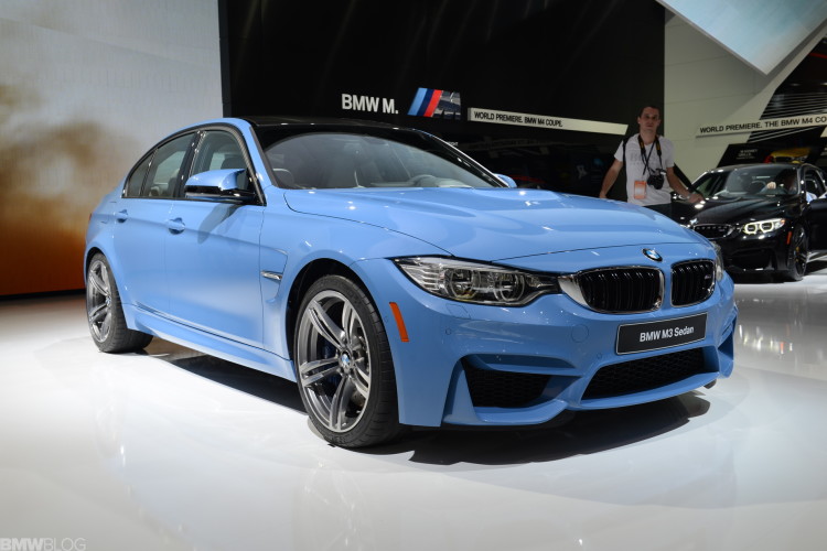 VIDEO: BMW M3 in Yas Marina Blue