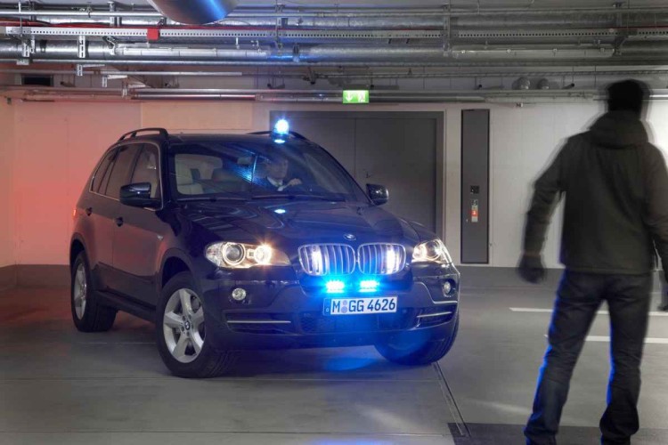Video: BMW Security Vehicles. Training